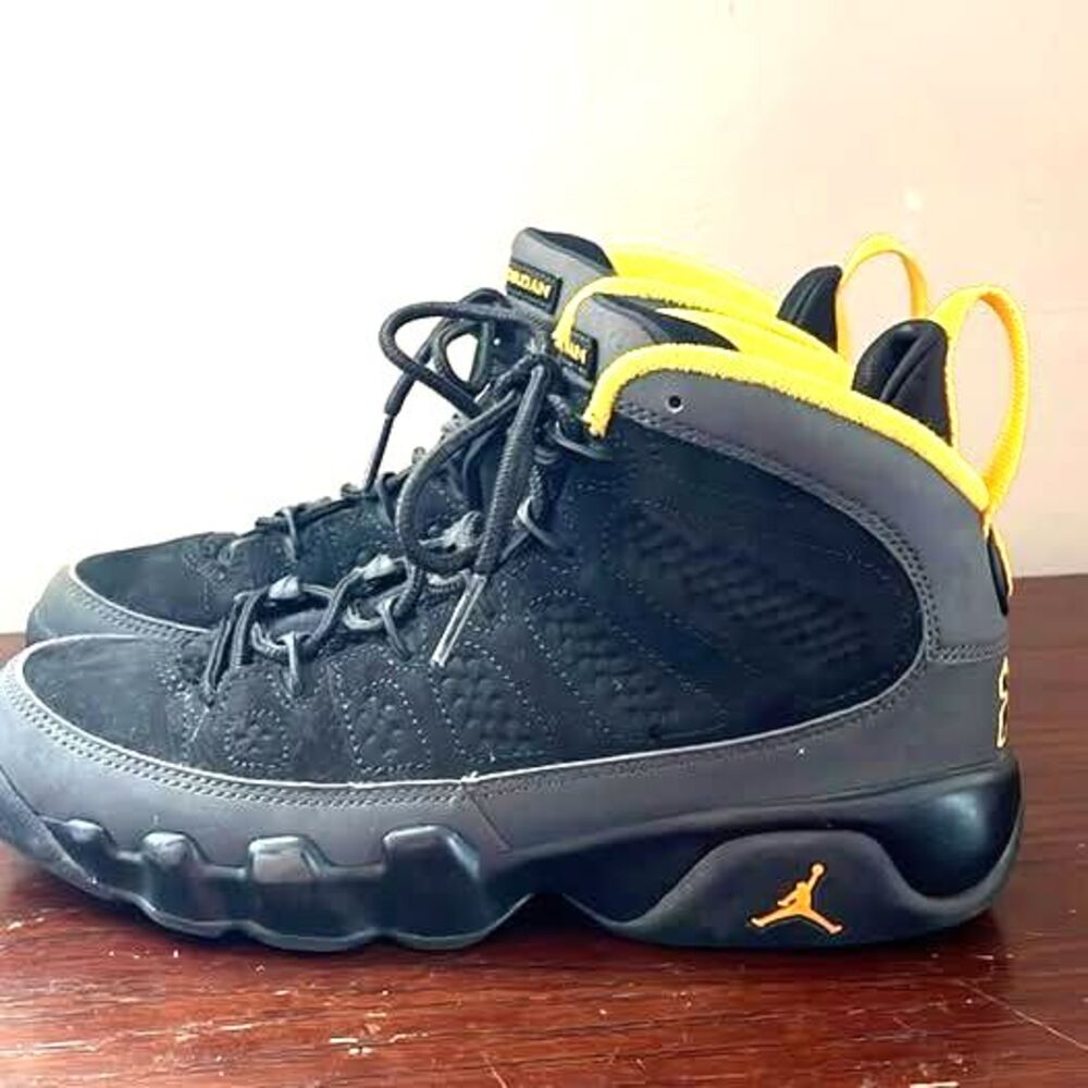 Jordan 9 Retro ‘Dark Charcoal Black University Gold’ Size 5/6.5 W (302359-070)